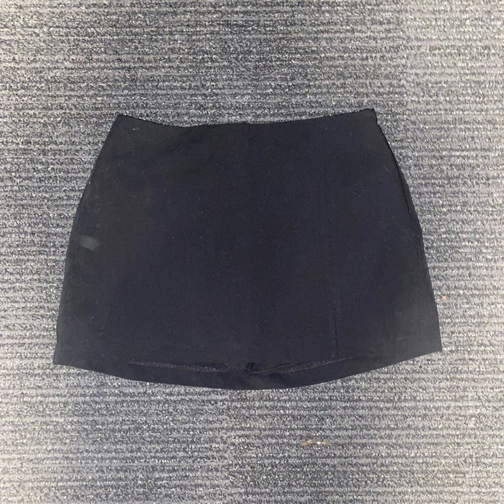 Stradivarius Elegant Black Skort